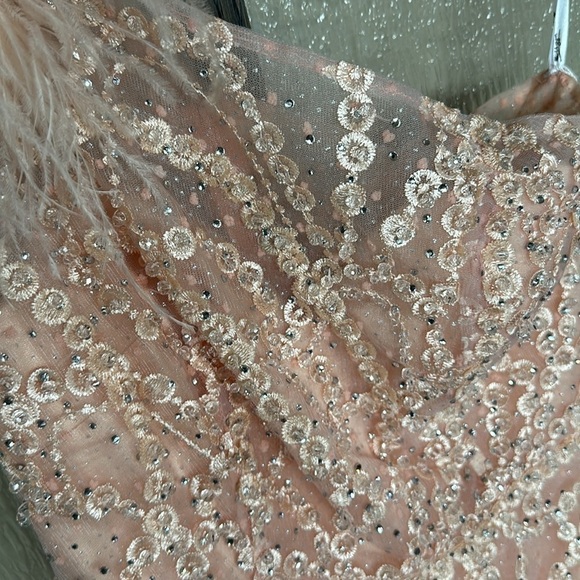 Mac Duggal EMBELLISHED ONE SHOULDER A LINE GOWN size 4 NEW $798 In Peach - Picture 15 of 17